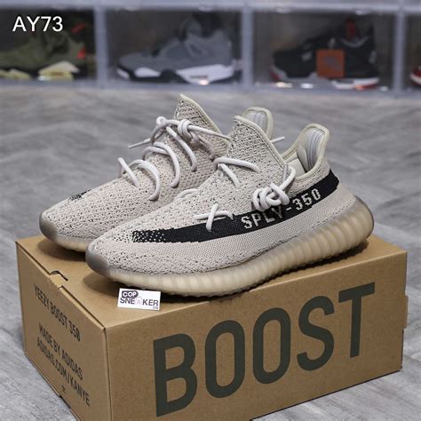 买到歪货了？YEEZY 350 黑粉新旧版本差异大盘点 